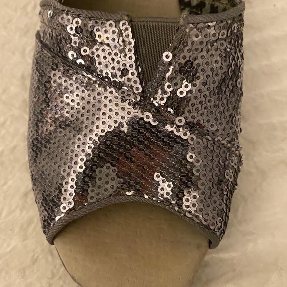Toms Pewter Sequin Wedges - Picture 6 of 7